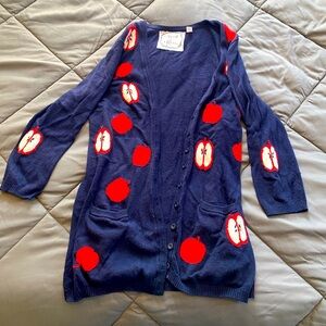 Portrait of a Flower apple cardigan. Sized Medium. With pockets.